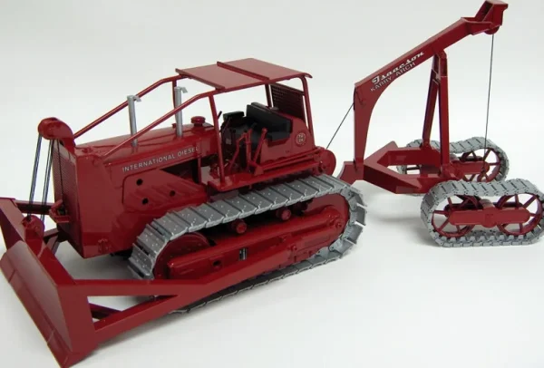 Manufacturer_SpecCast Crawlers & Dozers<1/25 High Detail International Harvester TD-24 Diesel Crawler with Karry Arch