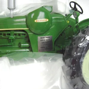 Manufacturer_SpecCast Implements<1/16 High Detail Oliver 880 Wide Front LP with Sprayer, 2010 Mark Twain Show