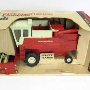 Manufacturer_ERTL Combines & Harvesters<1/24 International 915 Combine w/ Grain Head by ERTL