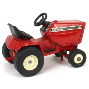 Manufacturer_ERTL Lawn & Garden<1/16 International Harvester 682 Cub Cadet and Garden Tractor, 1st Edition