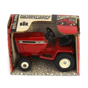 Manufacturer_ERTL Lawn & Garden<1/16 International Harvester 682 Cub Cadet and Garden Tractor, 1st Edition