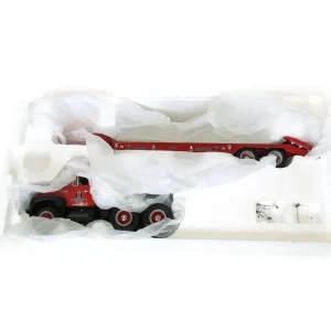 Manufacturer_First Gear, Inc. Lowboys & Flatbeds<1/32 International RF 200 Semi Tractor with Lowboy, International Trucks Decal