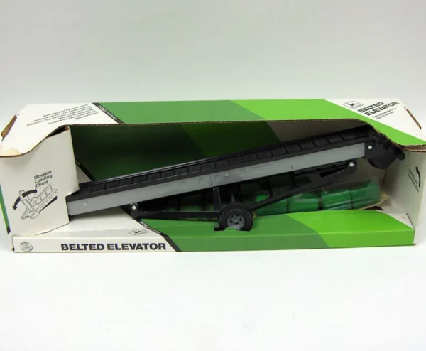 Manufacturer_ERTL Implements<1/16 John Deere Elevator with 4 Bales, First Release