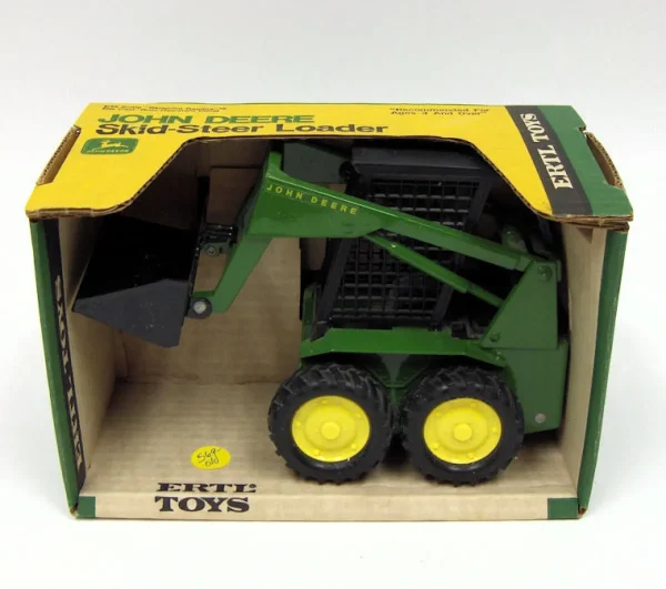Manufacturer_ERTL Loaders<1/16 John Deere Green Steel Skid Steer - Older Version Box, Made in the USA by ERTL