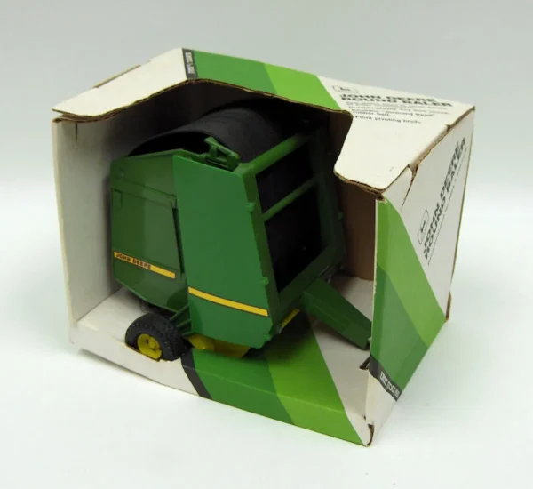 Manufacturer_ERTL Implements<1/16 John Deere Round Baler in Old Style Box