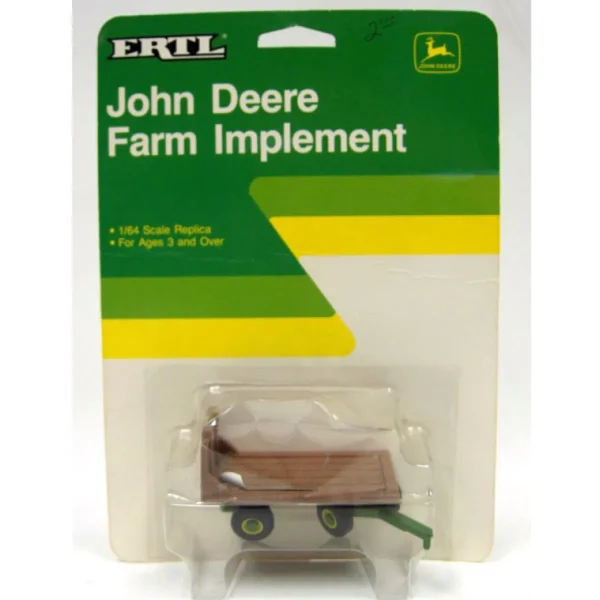 Manufacturer_ERTL Implements<1/64 John Deere Vintage Hay Wagon with Die-cast Frame