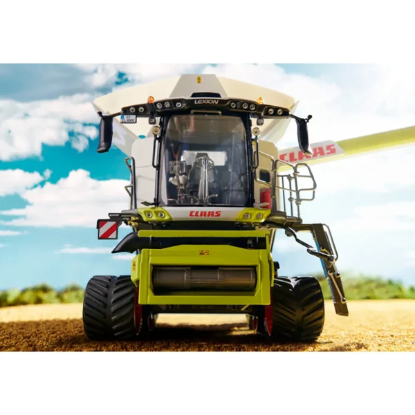 Manufacturer_Other Combines & Harvesters<1/32 Limited Edition Claas Lexion 8900 TT MY23 Combine with Convio 1380 Grain Head by Marge Models