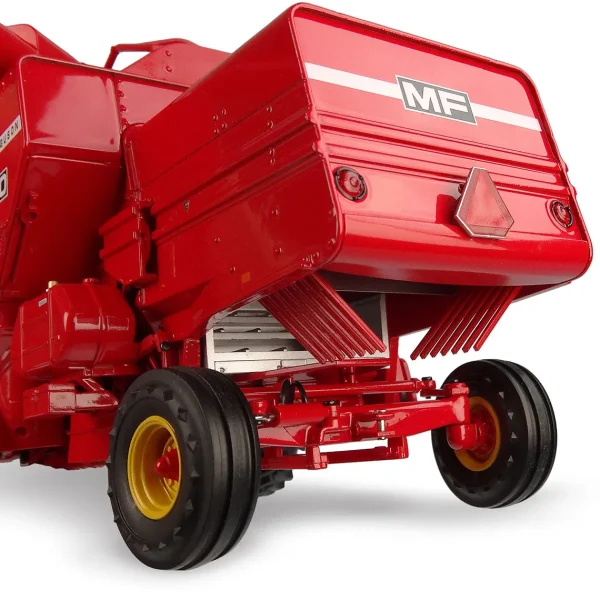 Manufacturer_Universal Hobbies Combines & Harvesters<1/32 Massey Ferguson 760 Combine with Grain Head