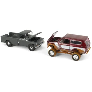 Outback Toys Pickup Trucks<"Off Road" ~ 1/64 Exclusive Limited Edition International 2 Pack: 1965 Model 1200 & Muddy 1979 Scout