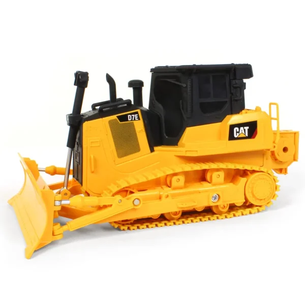 Manufacturer_Diecast Masters Radio Control<1/35 Radio Control CAT D7E Track Dozer, Made of Durable Plastic