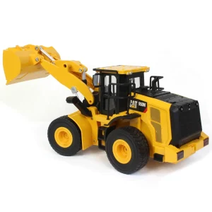 Manufacturer_Diecast Masters Radio Control<1/24 Radio Control Caterpillar 950M Wheel Loader, Made of Durable Plastic