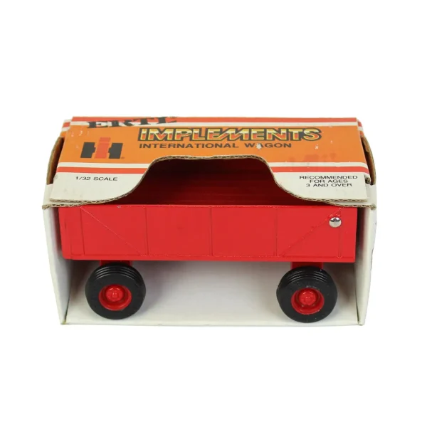 Manufacturer_ERTL Implements<1/32 Red Barge Wagon by ERTL