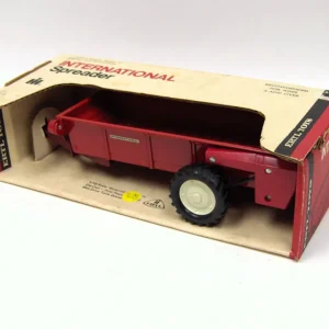 Manufacturer_ERTL Implements<1/16 Red International Single-Axle Spreader
