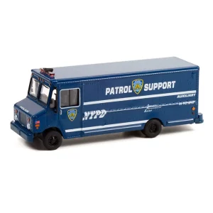 Manufacturer_Greenlight Collectibles Tow & Straight Trucks<1/64 2019 Step Van, NYPD New York City Police, HD Trucks Series 22