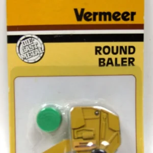 Manufacturer_ERTL Implements<1/64 Vermeer 605J Round Baler with Round Bale