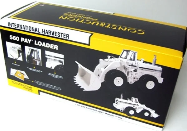 Outback Toys Loaders<1/25 White International Harvester 560 Pay Loader
